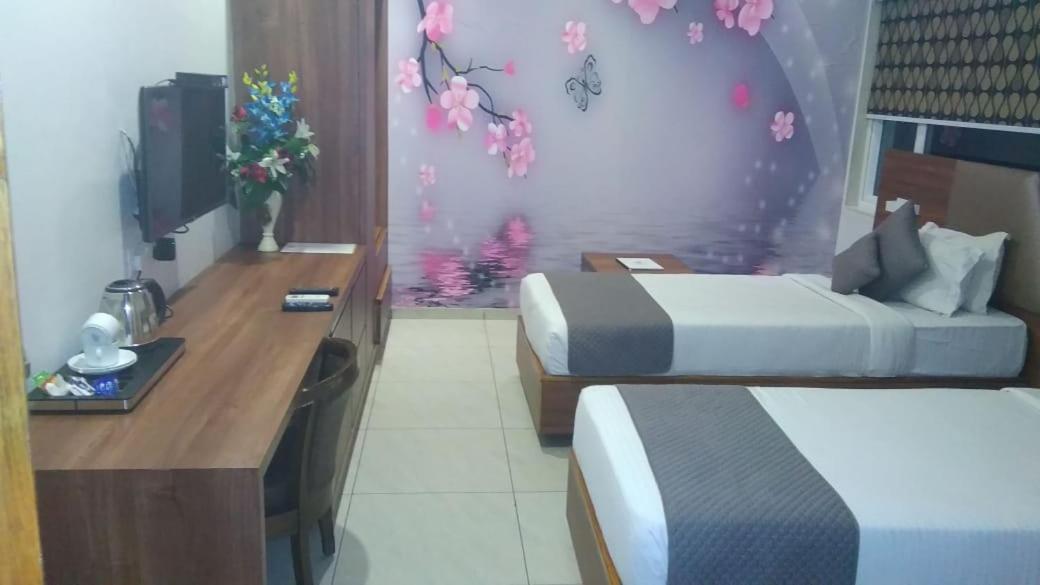 The Grand Vardhman Hotel Morbi Экстерьер фото