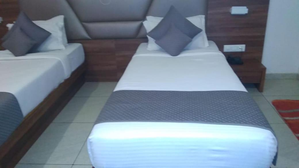 The Grand Vardhman Hotel Morbi Экстерьер фото
